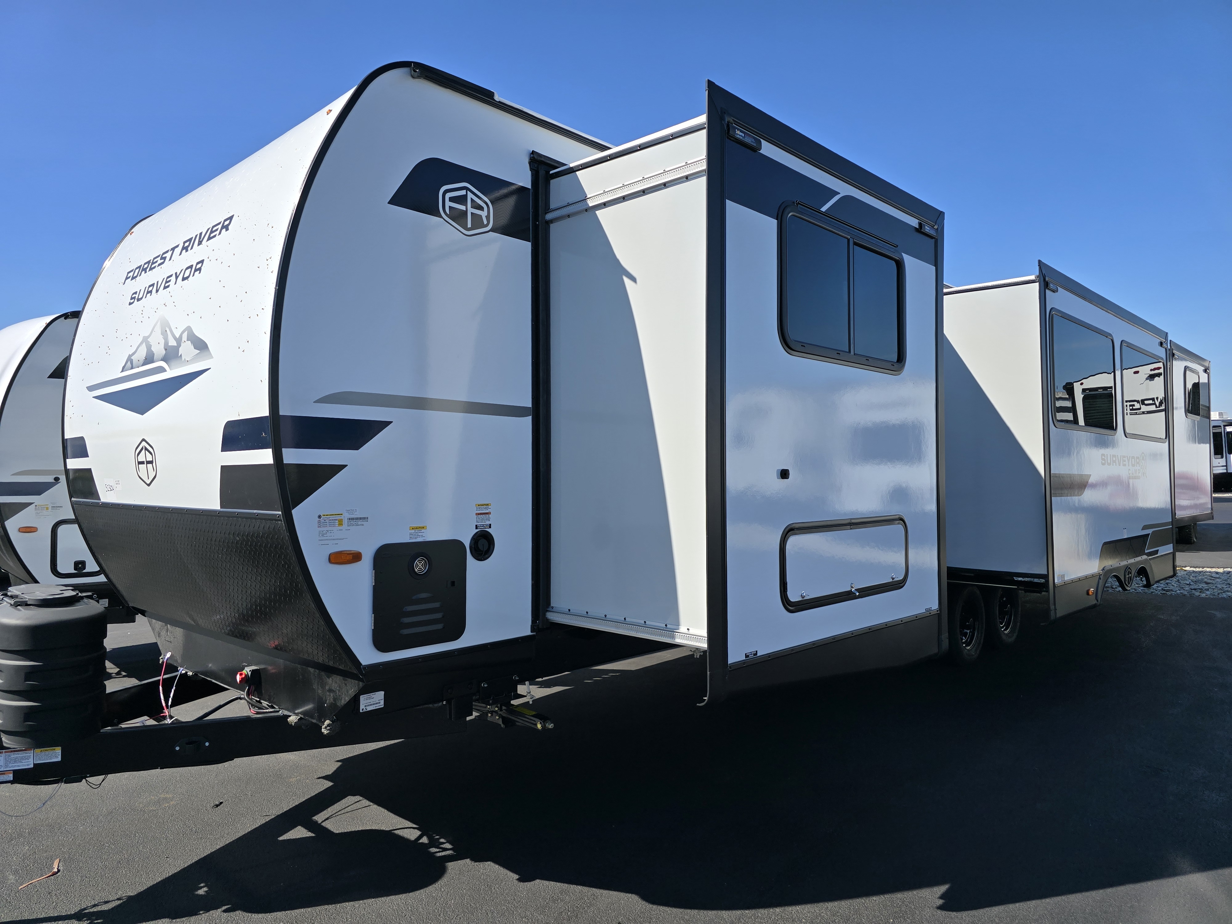 FOREST RIVER SURVEYOR 34CAMP