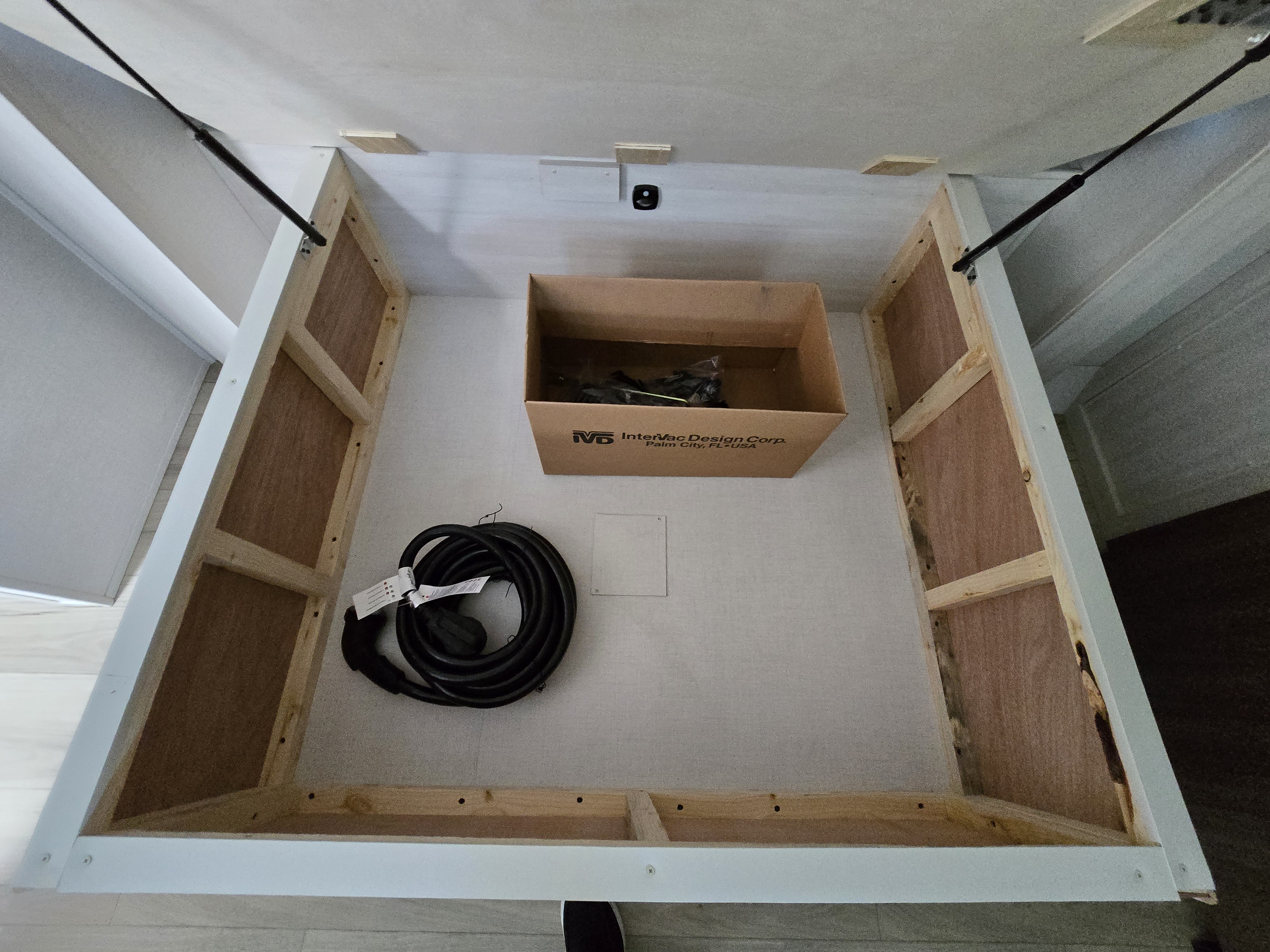 FOREST RIVER SURVEYOR 34CAMP