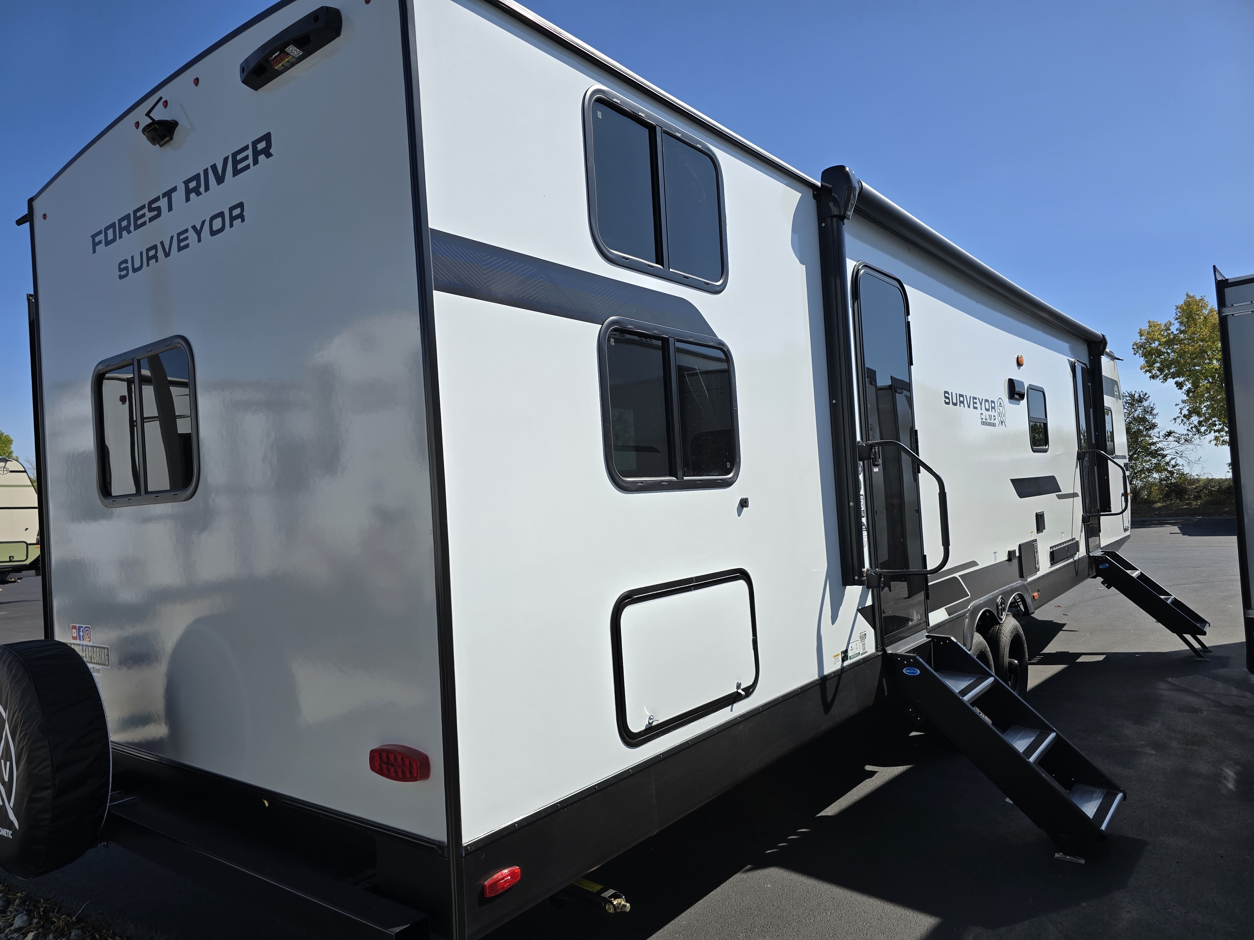 FOREST RIVER SURVEYOR 34CAMP