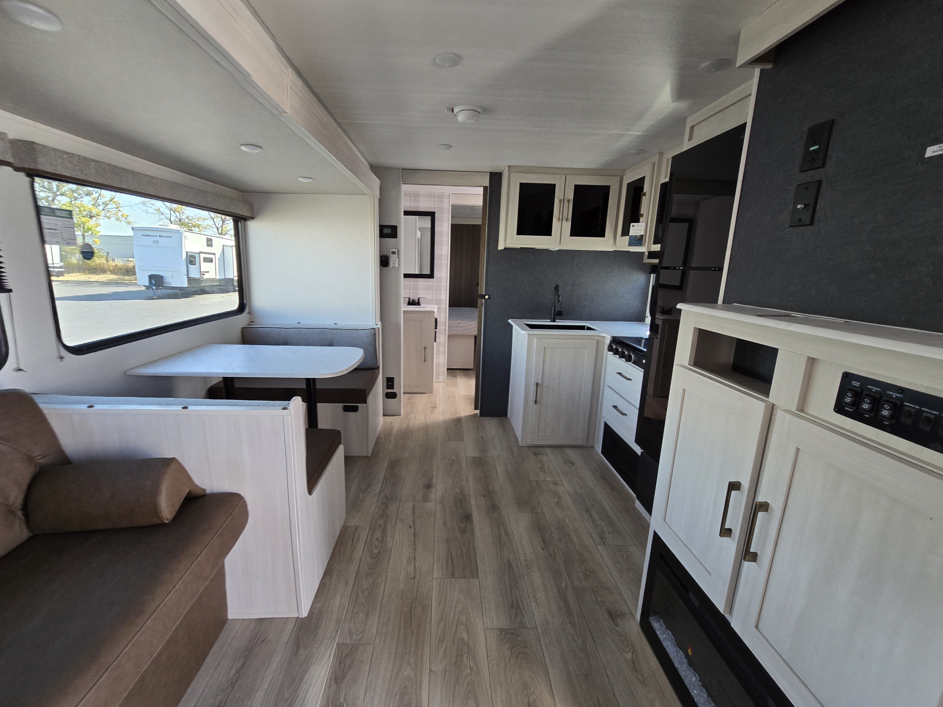 FOREST RIVER SURVEYOR 34CAMP