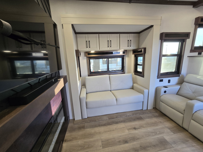 FOREST RIVER RIVERSTONE 42FSKG