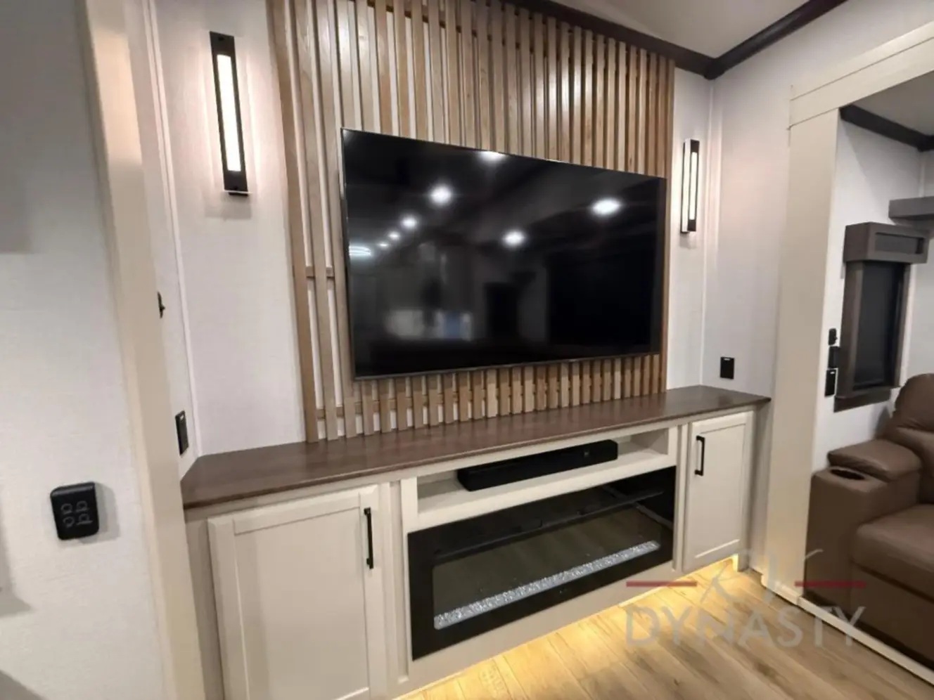 FOREST RIVER RIVERSTONE 420RE