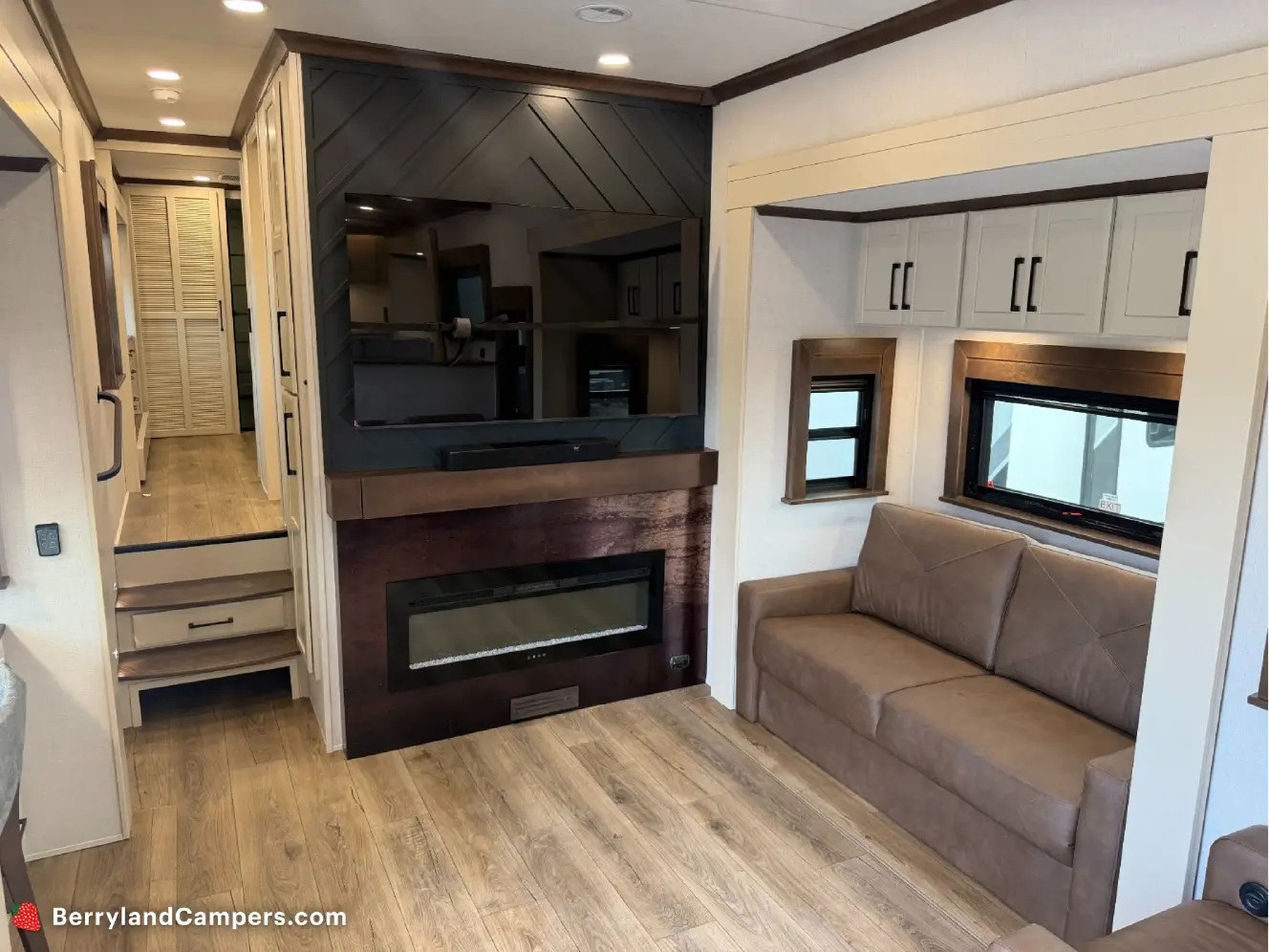 FOREST RIVER RIVERSTONE 421FK