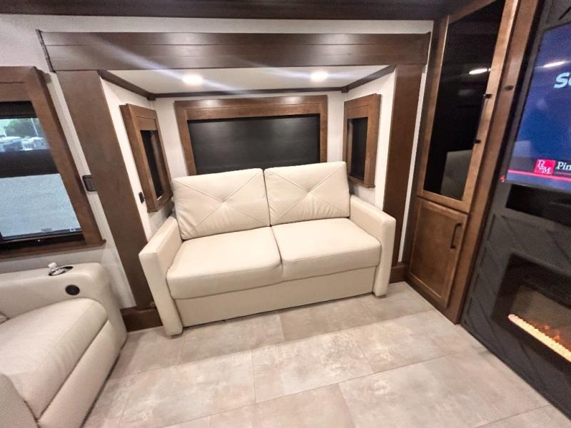 FOREST RIVER RIVERSTONE 425FO