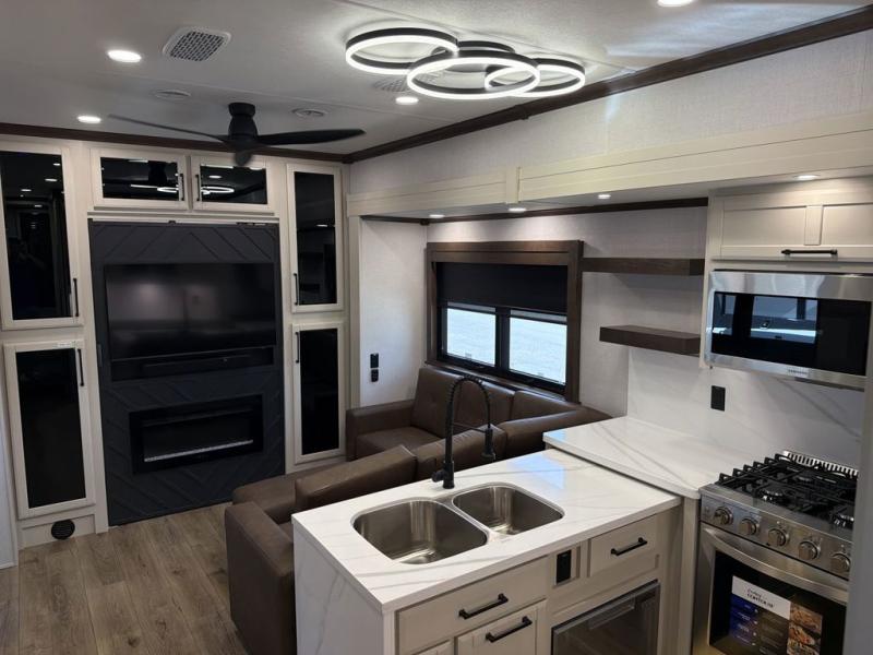 FOREST RIVER RIVERSTONE 44DBL