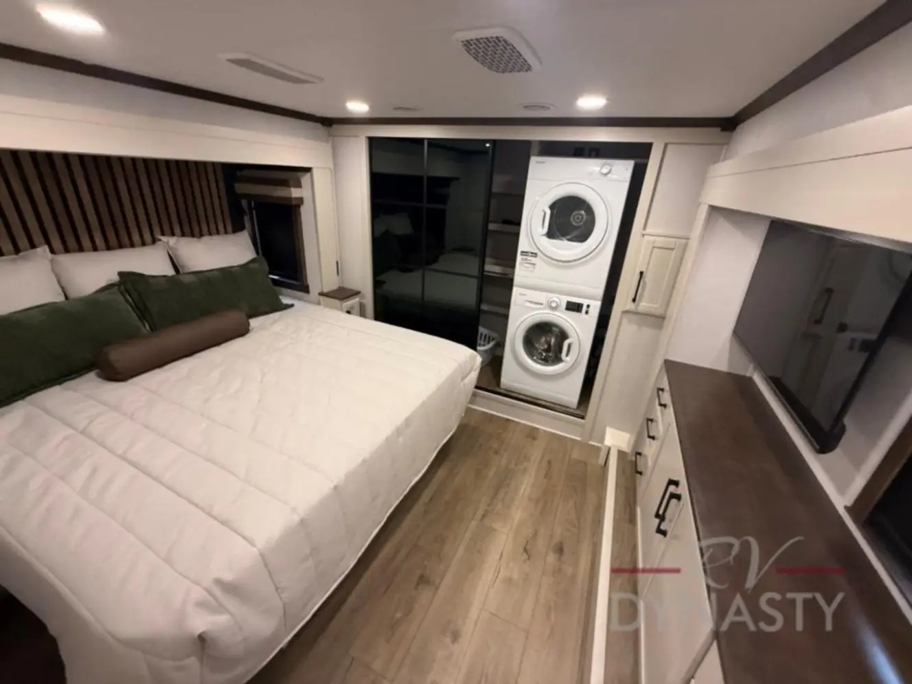 FOREST RIVER RIVERSTONE 420RE