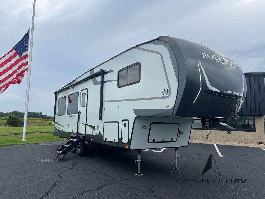 FOREST RIVER ROCKWOOD SIGNATURE 332SRL