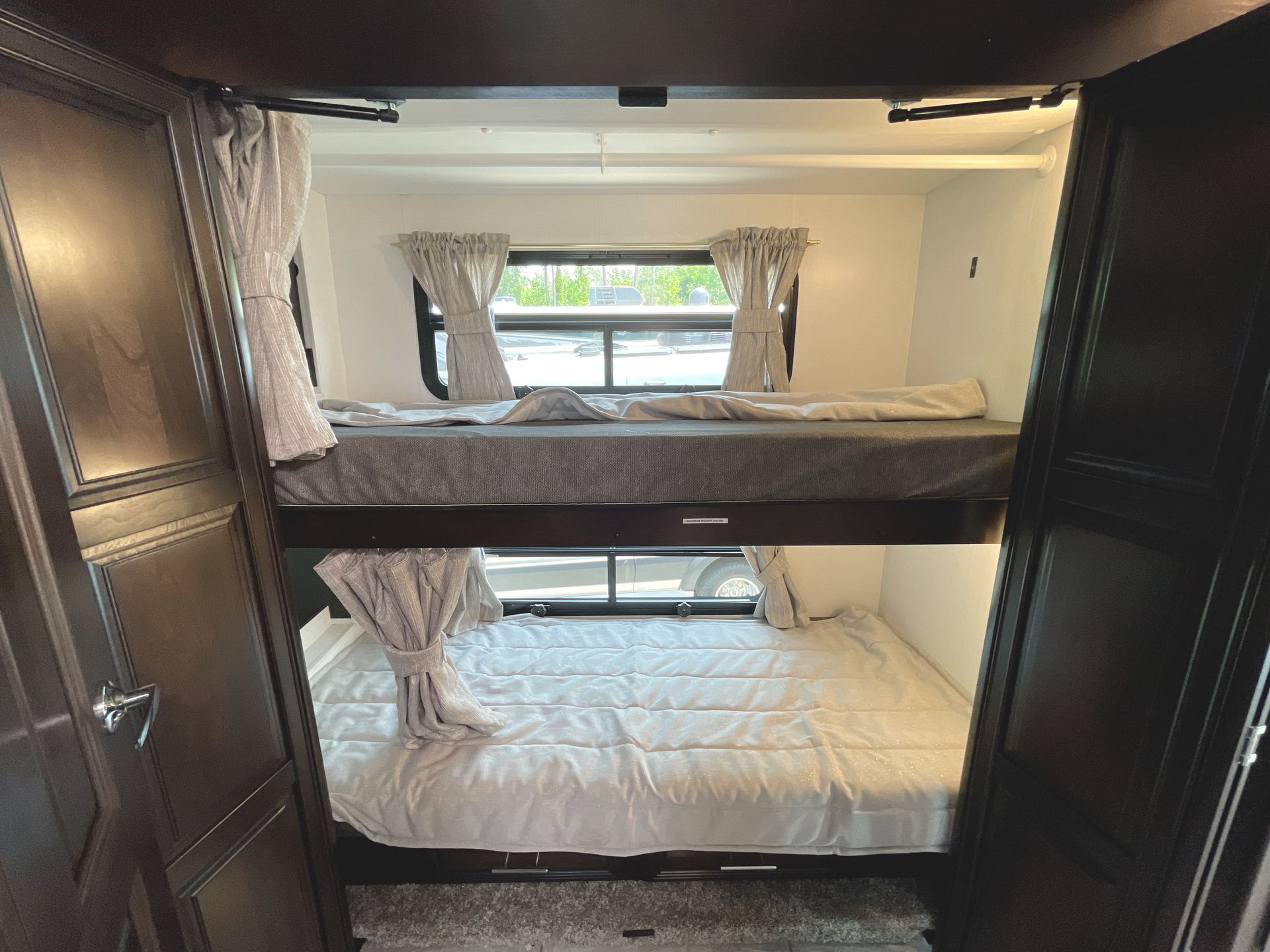 Forest River Berkshire XLT 45A