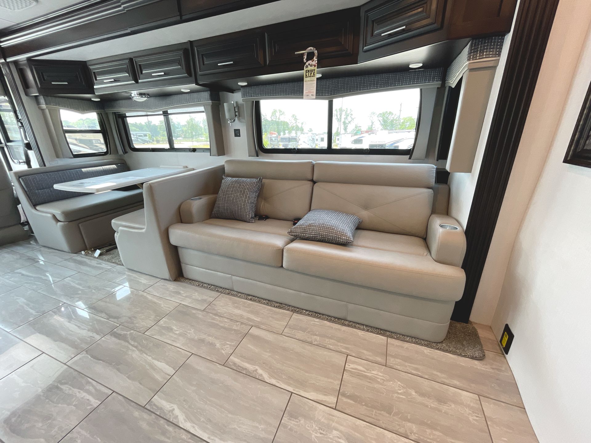 Forest River Berkshire XLT 45A