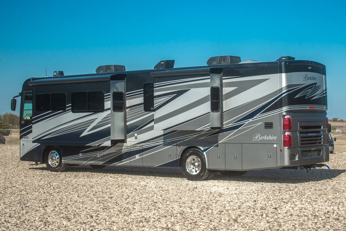 FOREST RIVER BERKSHIRE 39A