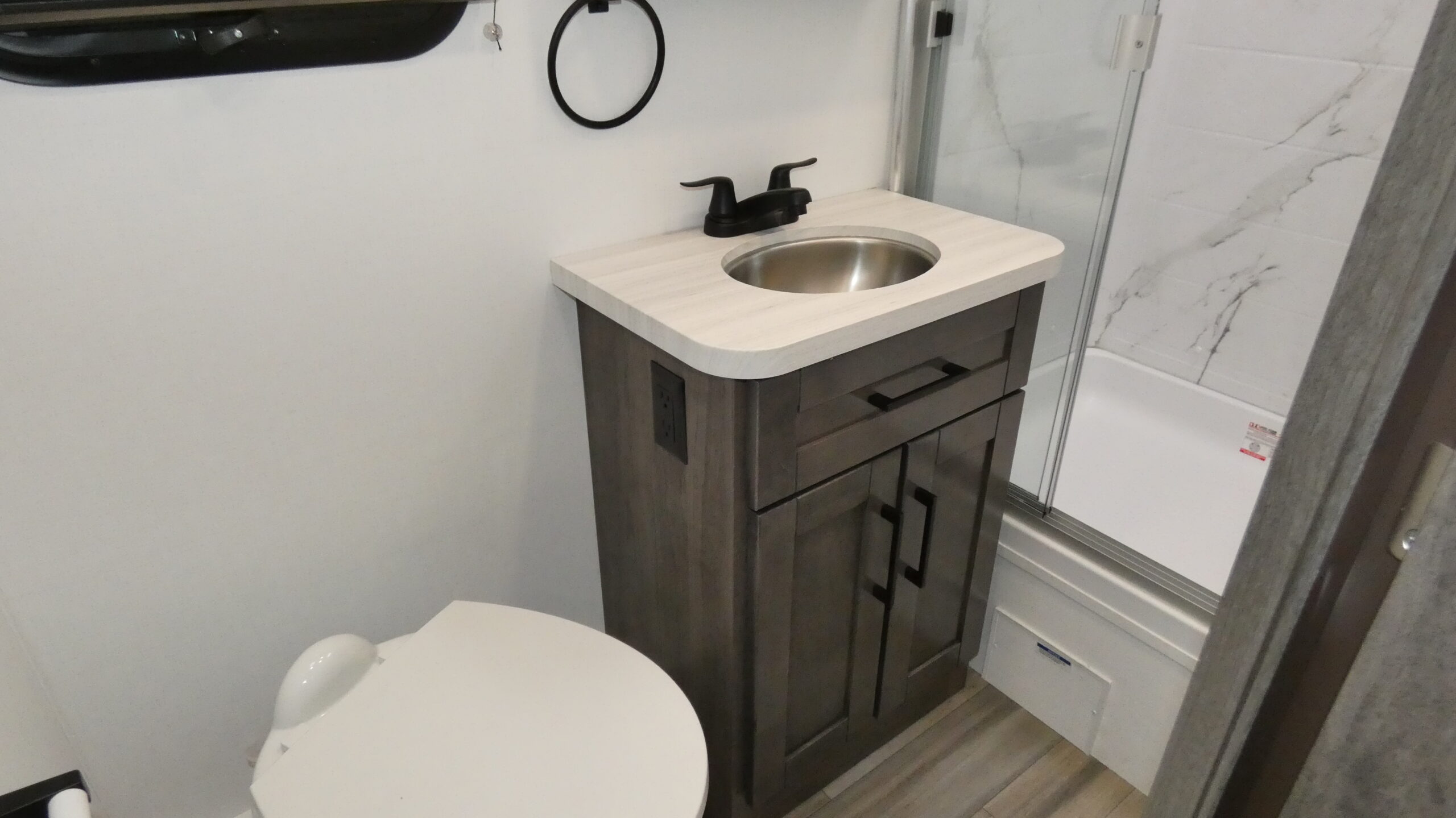 ENTEGRA ODYSSEY 24B