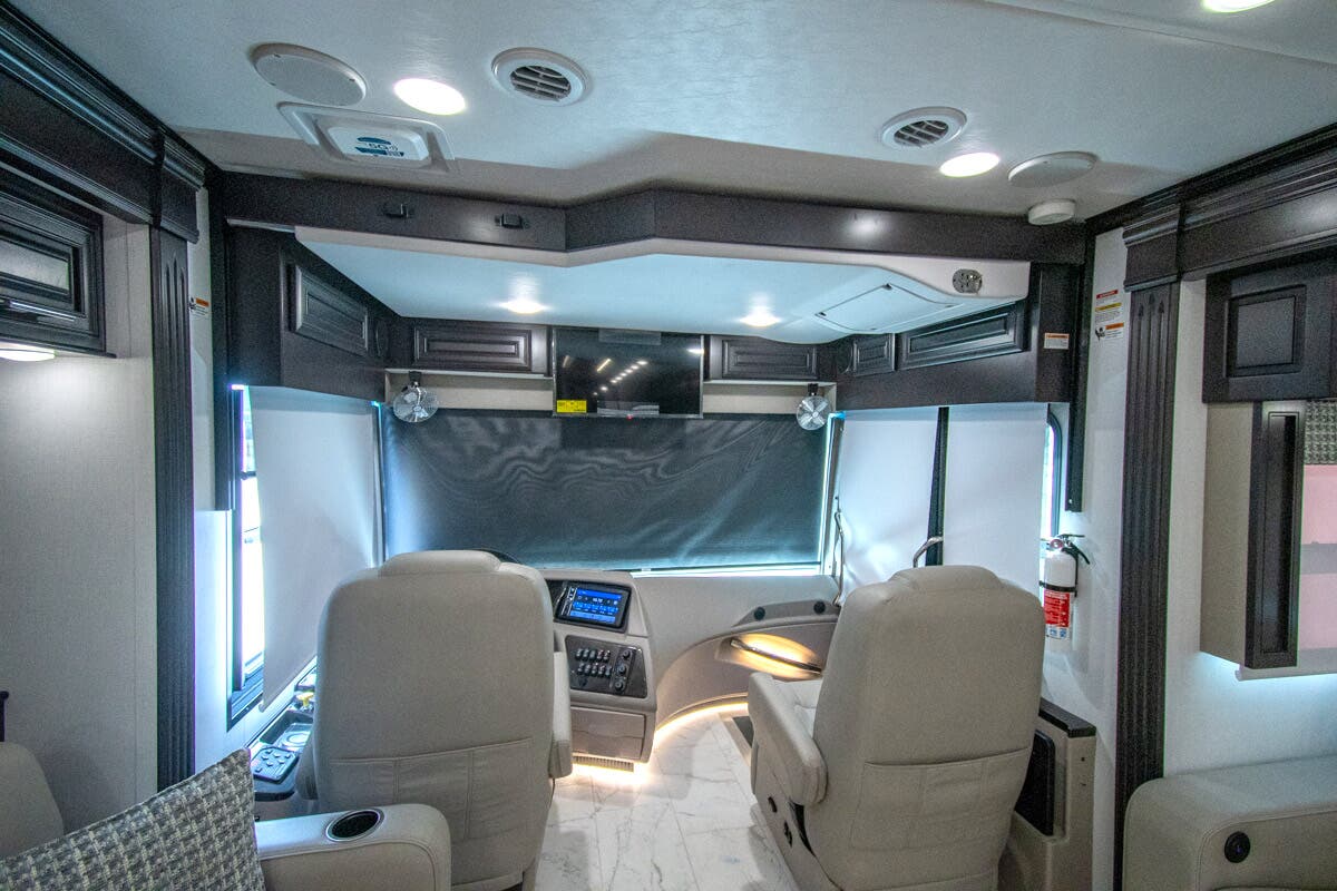 FOREST RIVER BERKSHIRE XLT 45E