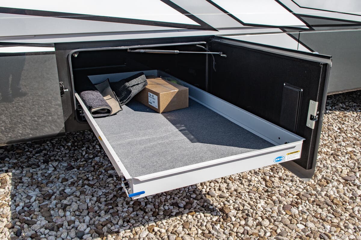 FOREST RIVER BERKSHIRE XLT 45E