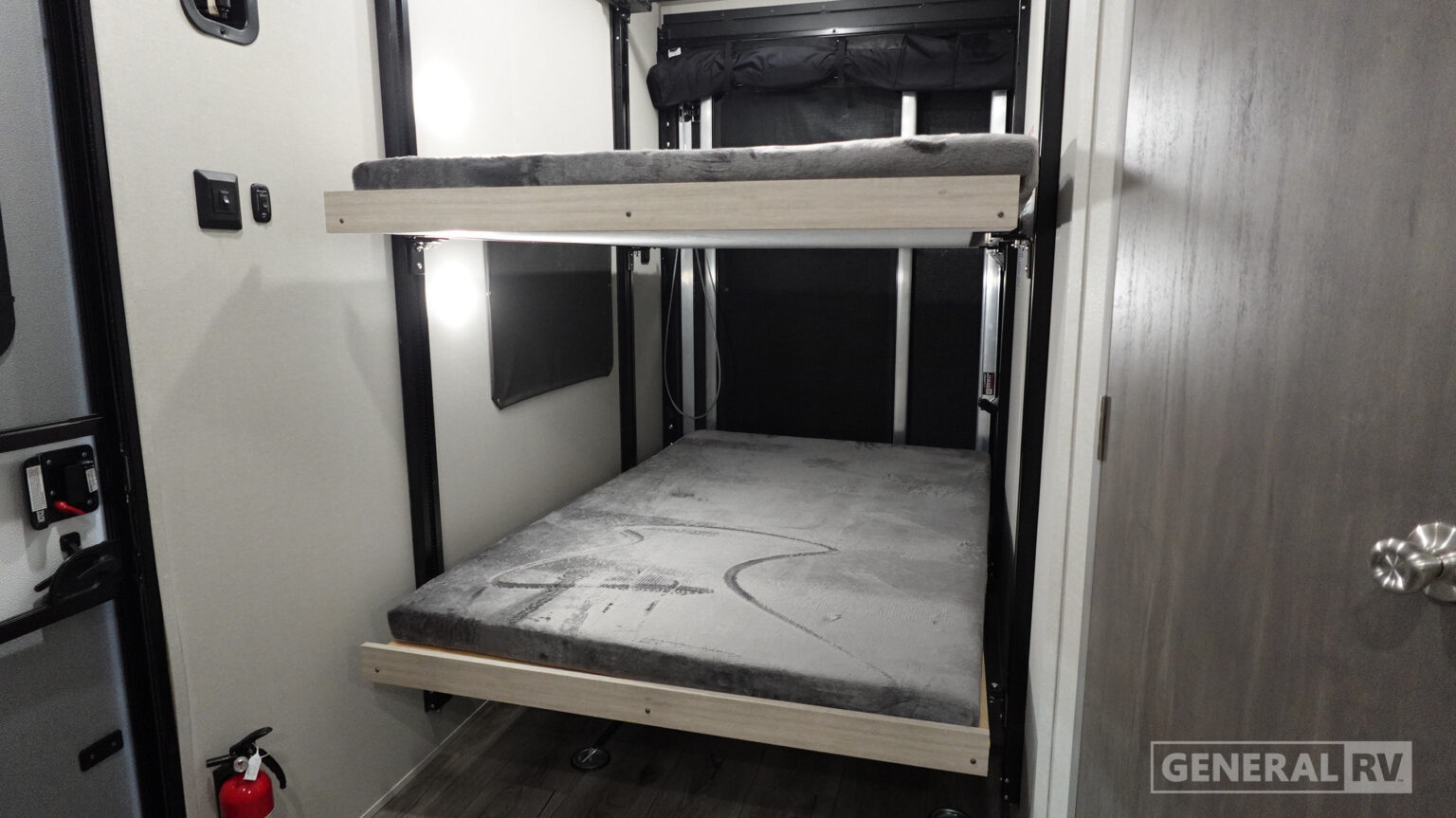 COACHMEN CATALINA TRAILBLAZER 27THS
