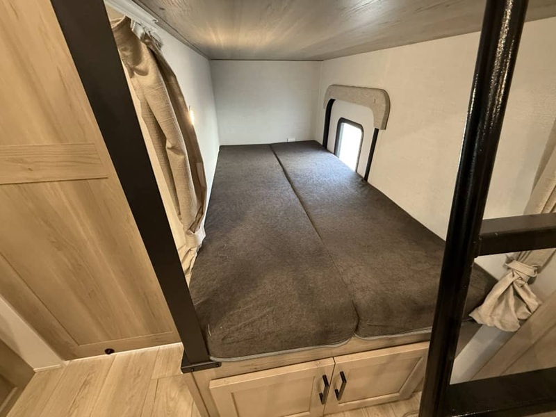 FOREST RIVER ROCKWOOD MINI LITE 2520BH
