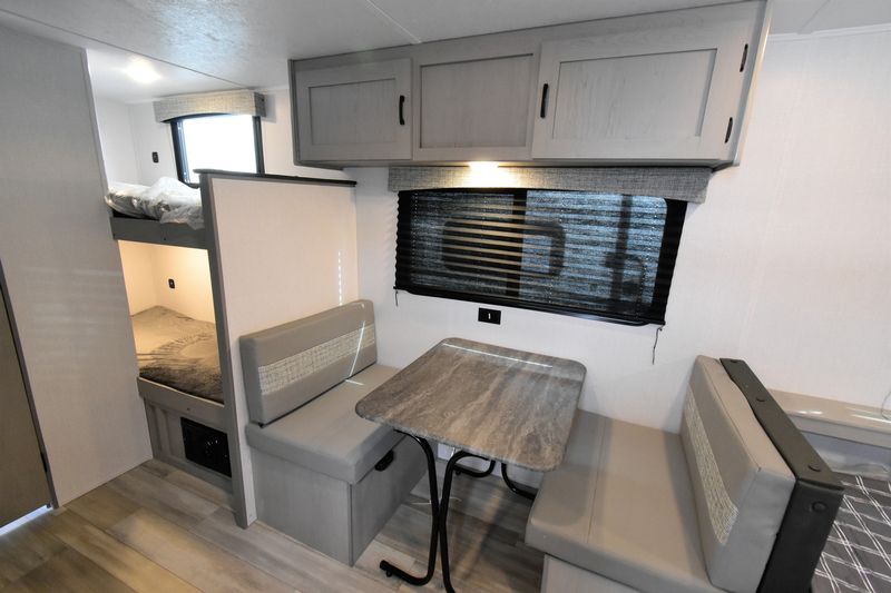 Coachmen CLIPPER 18BH