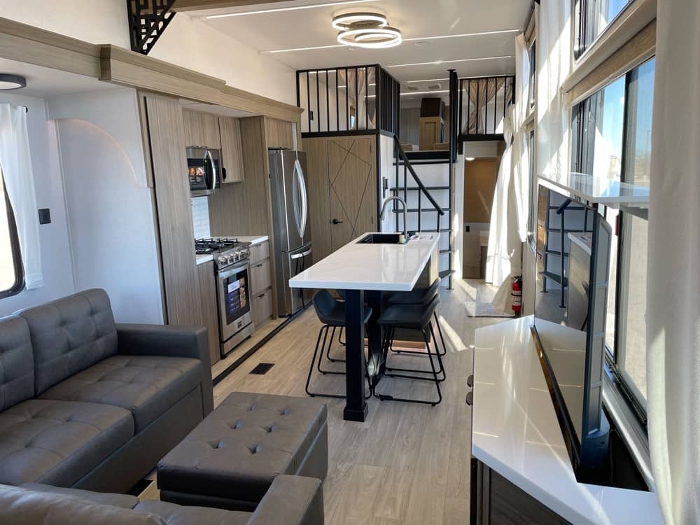 FOREST RIVER Salem Grand Villa 44ZEN