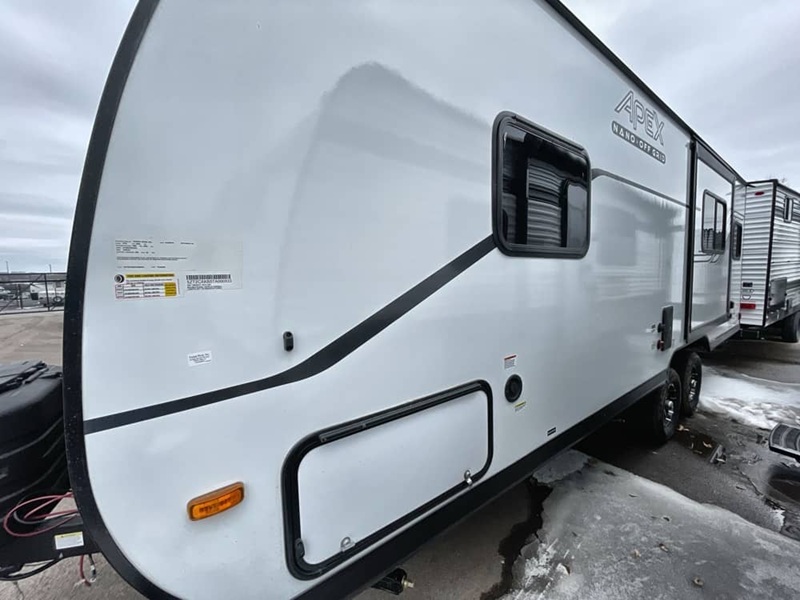 COACHMEN APEX NANO 213RDS