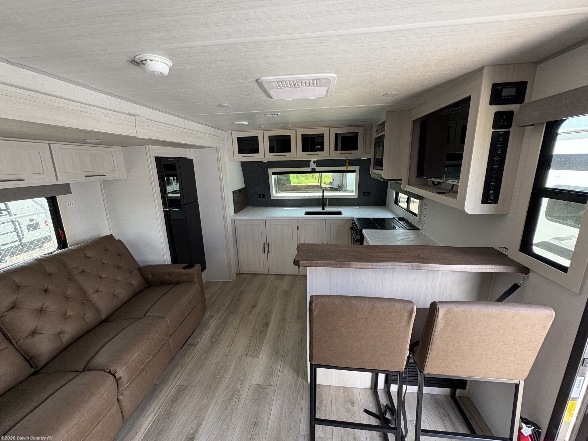 FOREST RIVER SURVEYOR GRAND LEGEND 268FKBS
