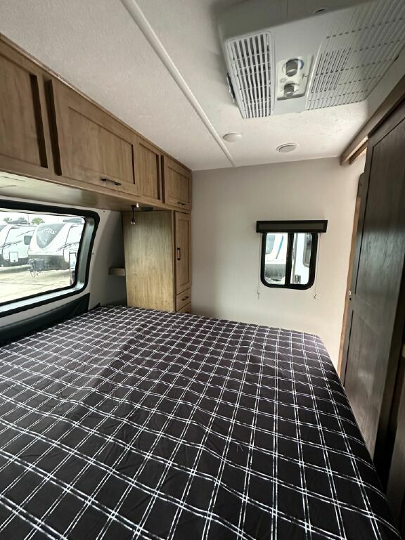 COACHMEN FREEDOM EXPRESS ULTRA LITE 292BHDS