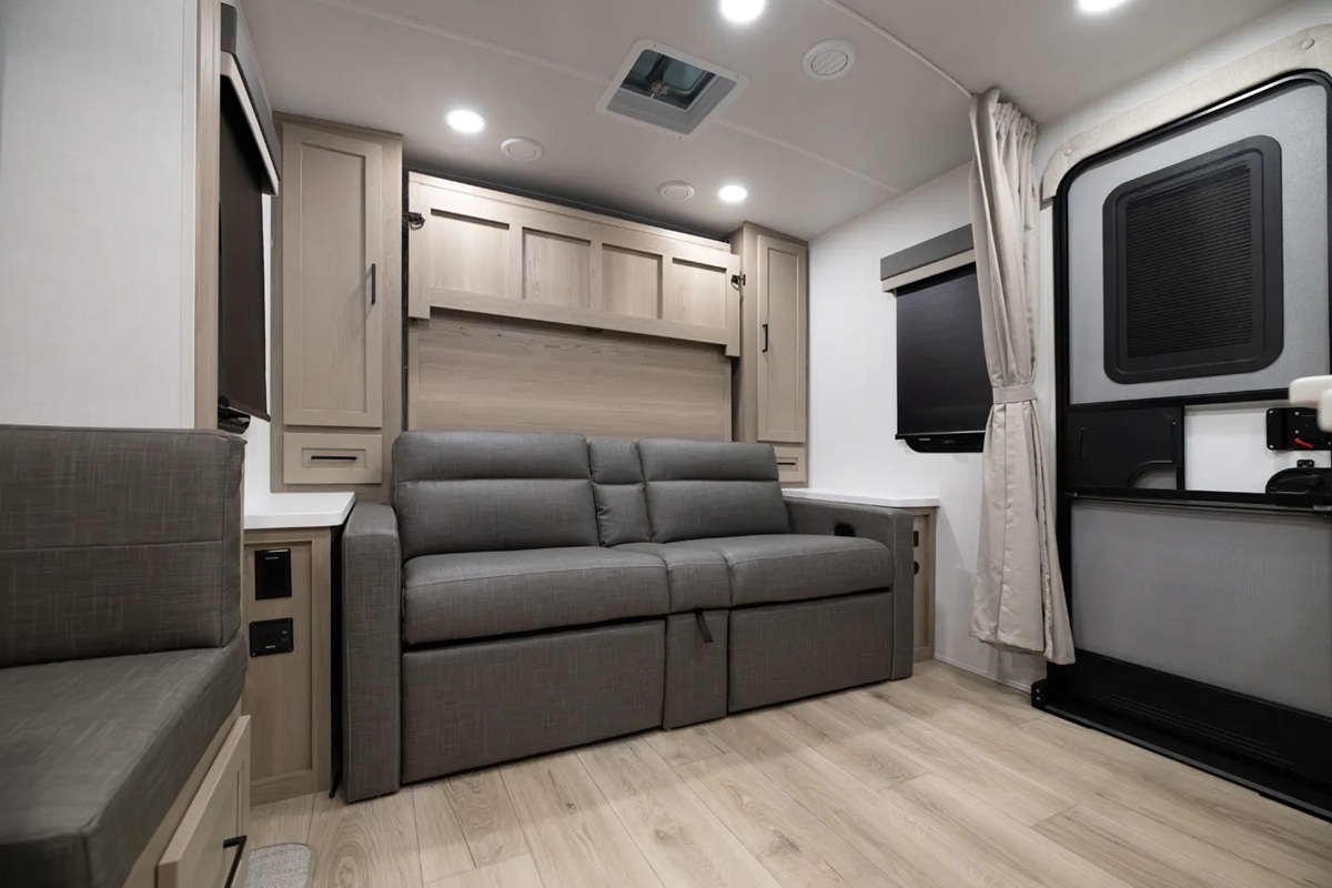 FOREST RIVER ROCKWOOD MINI LITE 2519S