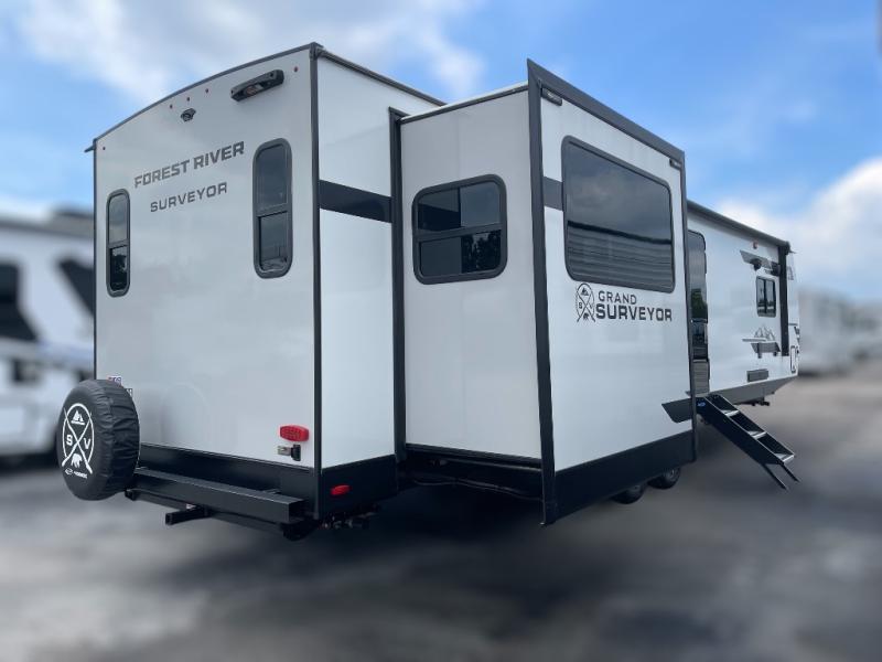 FOREST RIVER GRAND SURVEYOR 302RDBS