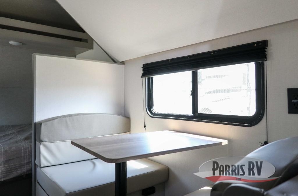 COACHMEN CATALINA SUMMIT SERIES 7 134REX
