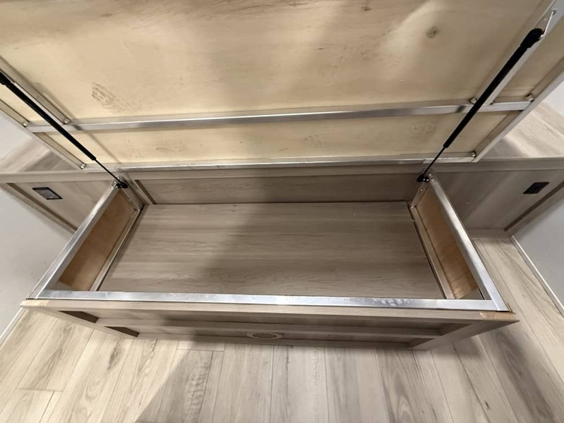 FOREST RIVER ROCKWOOD MINI LITE 2520BH