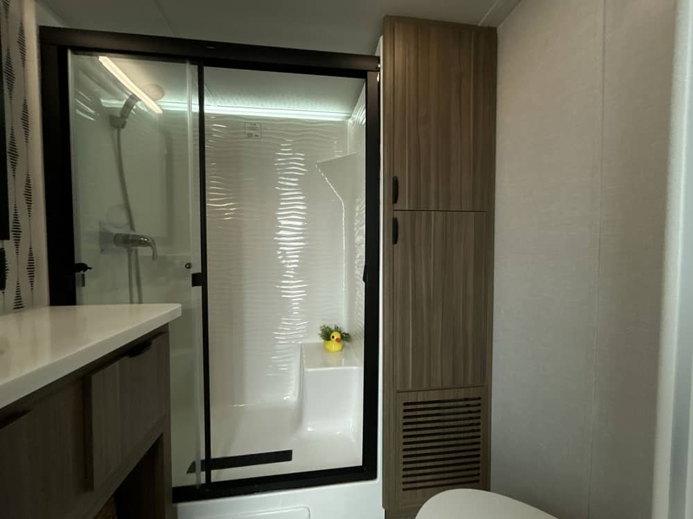 FOREST RIVER Salem Grand Villa 42DL