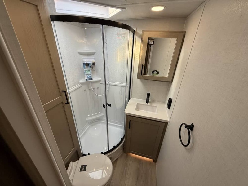 FOREST RIVER ROCKWOOD MINI LITE 2520BH
