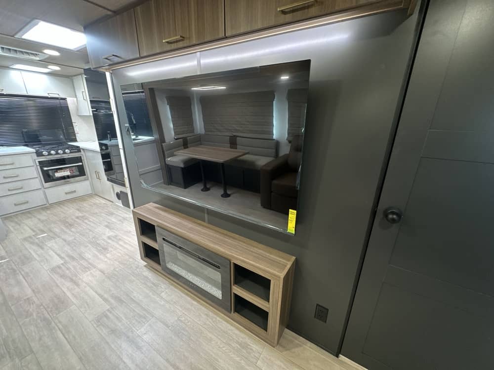 FOREST RIVER VIBE 3400SB