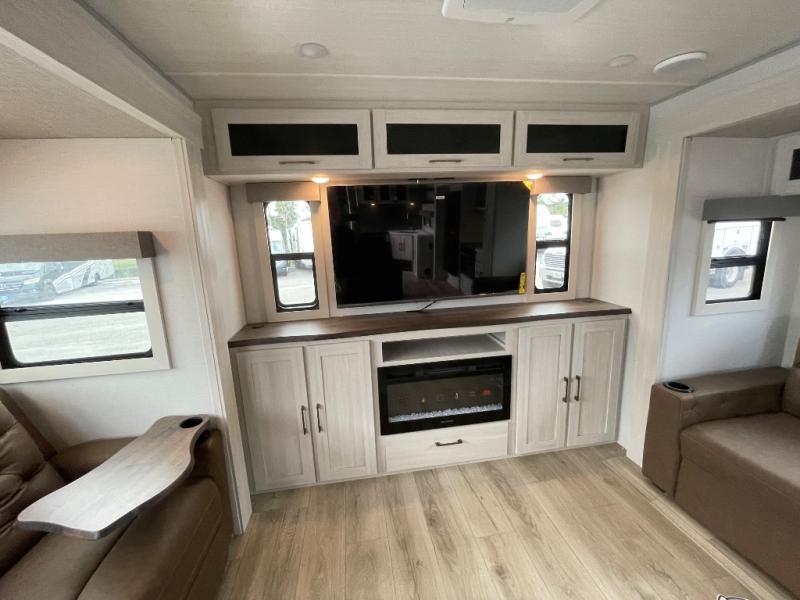 FOREST RIVER GRAND SURVEYOR 302RDBS