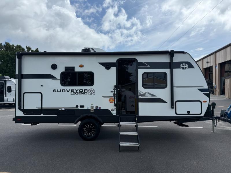 FOREST RIVER SURVEYOR 19SSLE