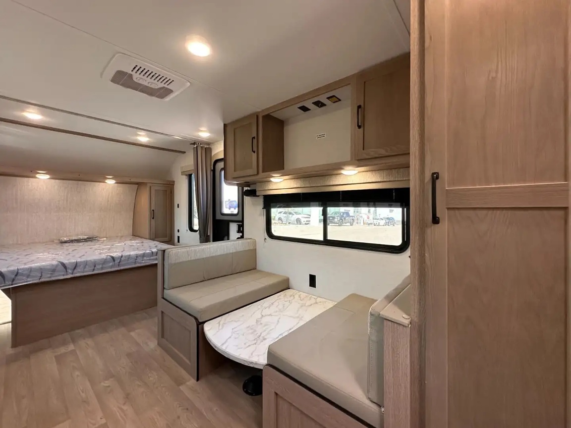 GULF STREAM AMERI LITE 240RK