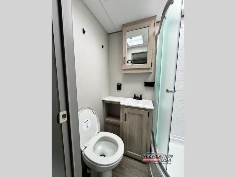 COACHMEN CATALINA LEGACY EDITION 343BHTS-DEN