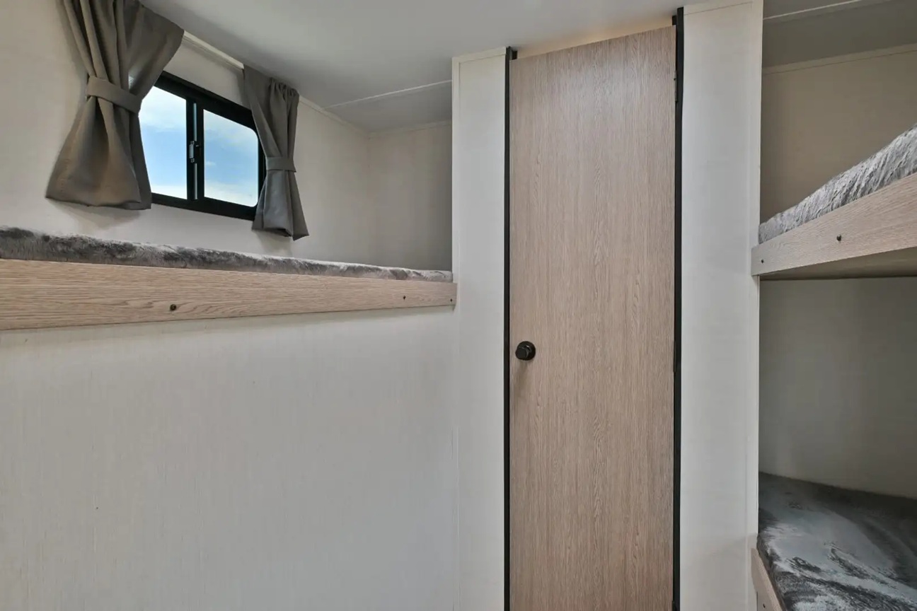 Gulf Stream Coach Ameri-lite 279BH
