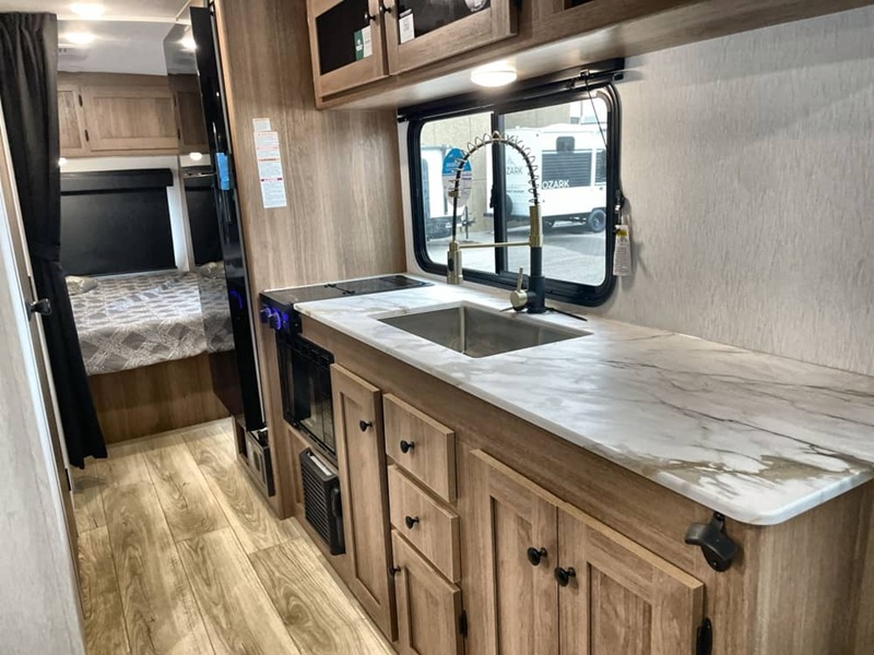 COACHMEN APEX NANO 213RDS