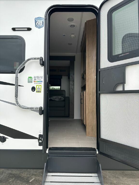 COACHMEN FREEDOM EXPRESS ULTRA LITE 292BHDS