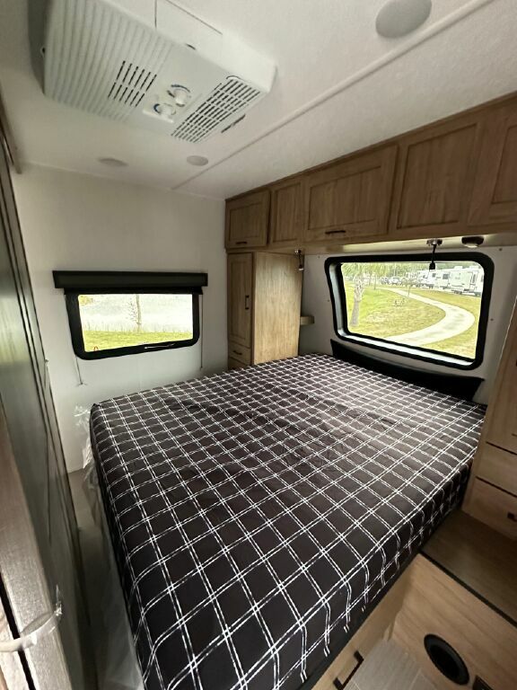 COACHMEN FREEDOM EXPRESS ULTRA LITE 292BHDS