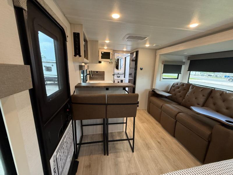 FOREST RIVER SURVEYOR 19SSLE