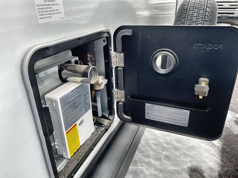 COACHMEN APEX NANO 213RDS