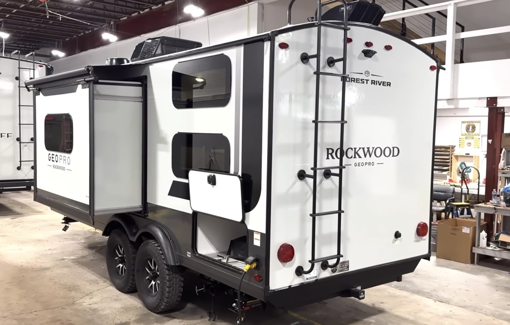 FOREST RIVER ROCKWOOD GEO PRO G20BHT