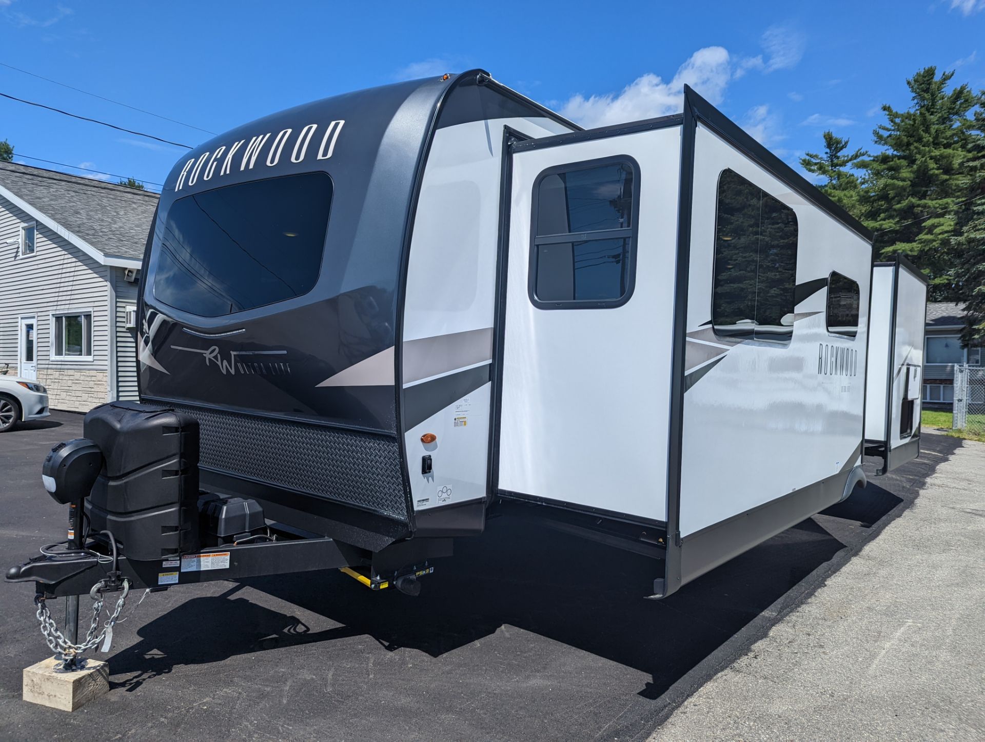 FOREST RIVER ROCKWOOD ULTRA LITE 2608BS