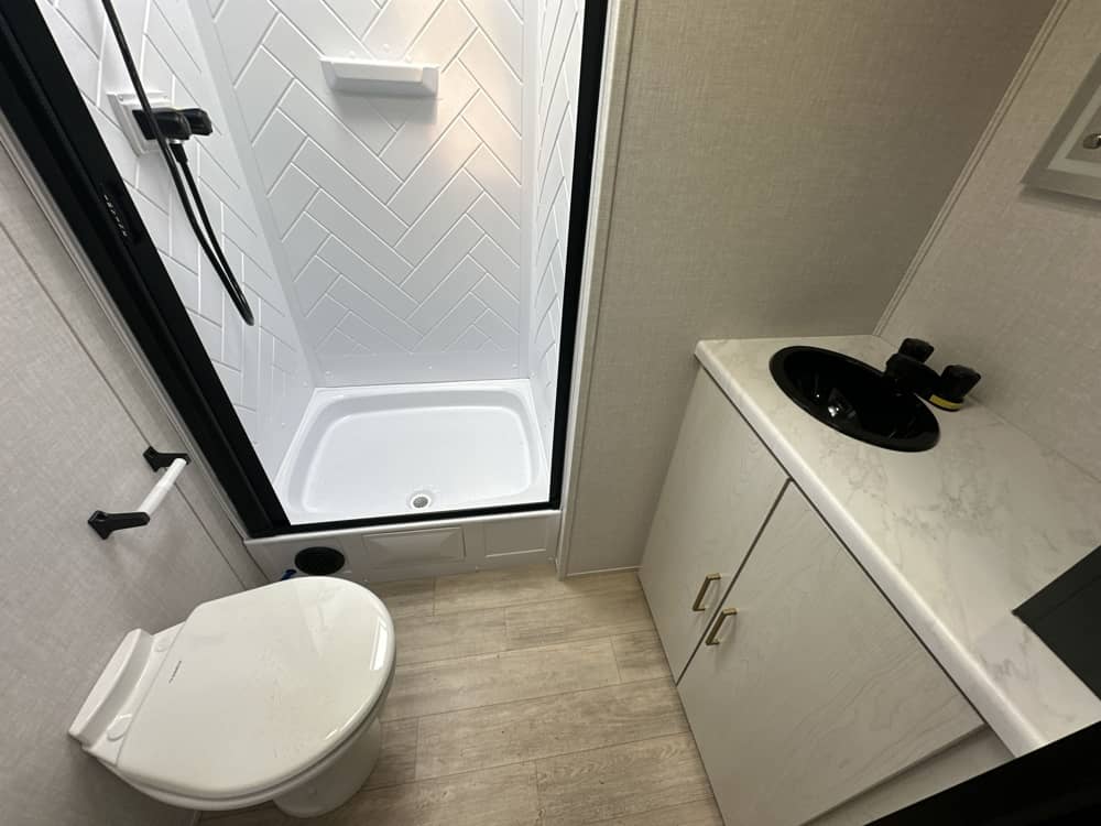 FOREST RIVER VIBE 3400SB
