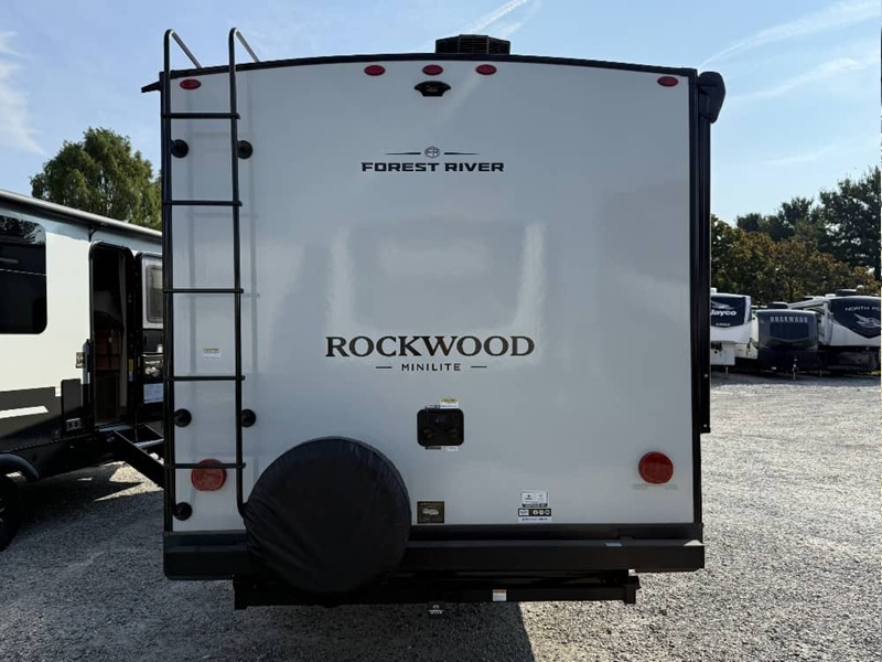 FOREST RIVER ROCKWOOD MINI LITE 2520BH