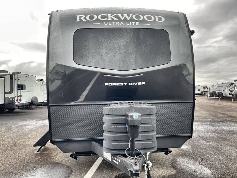 FOREST RIVER ROCKWOOD ULTRA LITE 2618RD