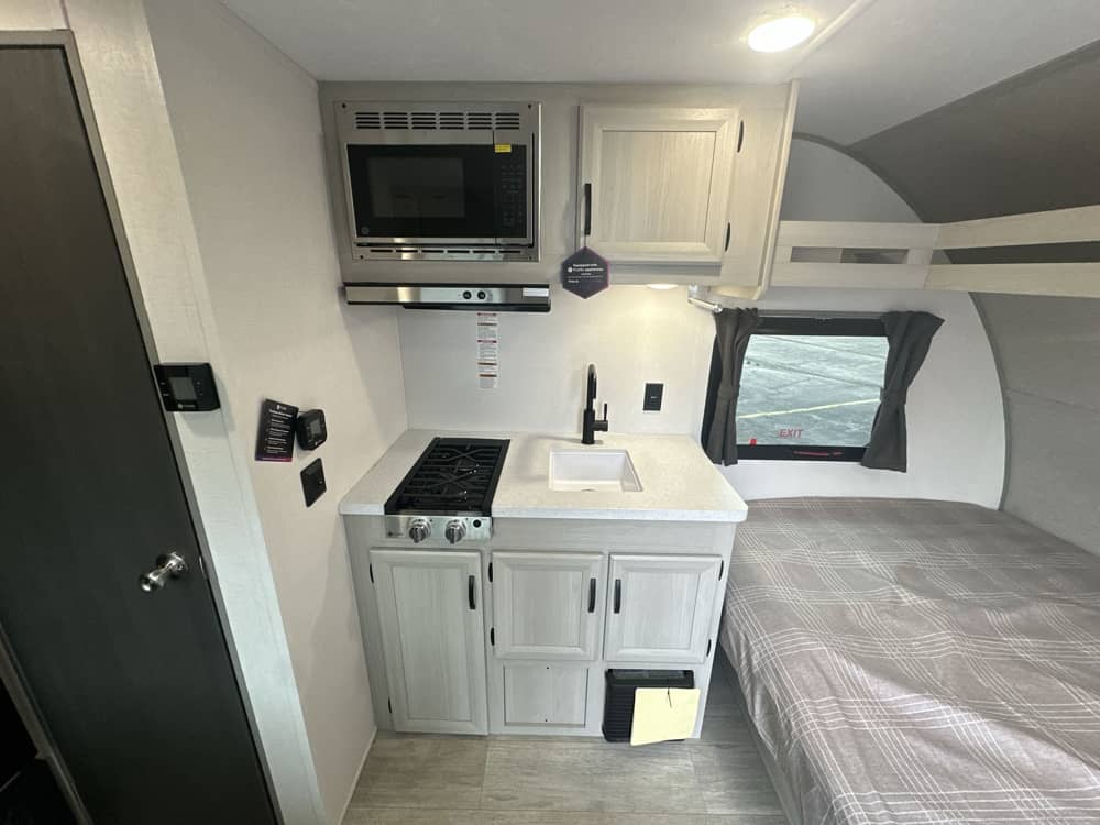 COACHMEN CATALINA SUMMIT SERIES 7 134RDX