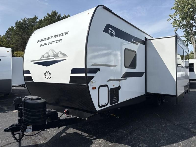 FOREST RIVER SURVEYOR 27CAMP