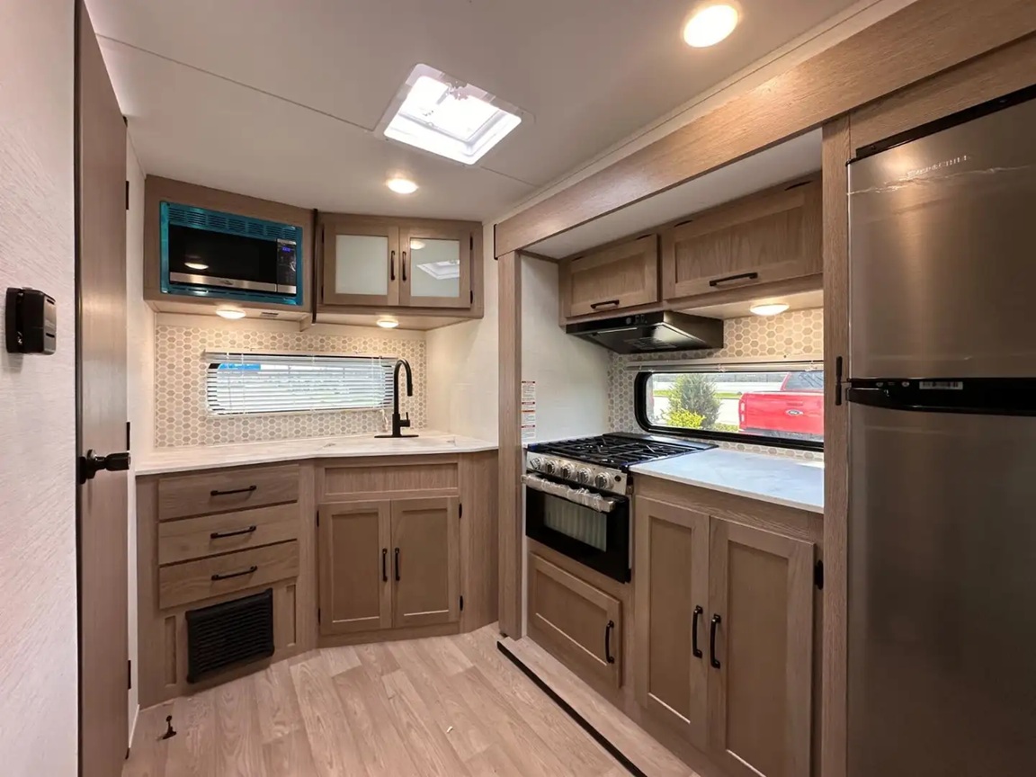 GULF STREAM AMERI LITE 240RK