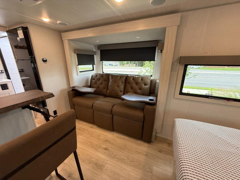 FOREST RIVER SURVEYOR 19SSLE